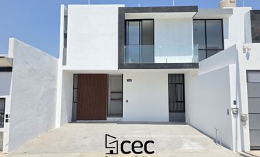 CASA EN VENTA 2 PLANTAS, 3 RECÁMARAS, 2.5 BAÑOS, COCHERA PARA 2 AUTOS