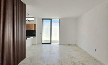 CASA EN VENTA 2 PLANTAS, 3 RECÁMARAS, 2.5 BAÑOS, COCHERA PARA 2 AUTOS