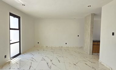CASA EN VENTA 2 PLANTAS, 3 RECÁMARAS, 2.5 BAÑOS, COCHERA PARA 2 AUTOS