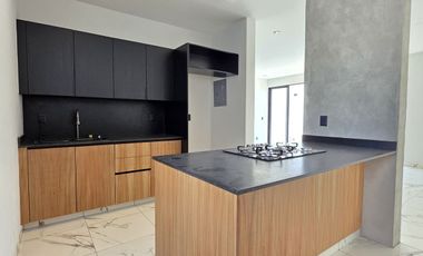 CASA EN VENTA 2 PLANTAS, 3 RECÁMARAS, 2.5 BAÑOS, COCHERA PARA 2 AUTOS