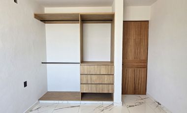 CASA EN VENTA 2 PLANTAS, 3 RECÁMARAS, 2.5 BAÑOS, COCHERA PARA 2 AUTOS