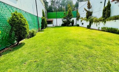 CASA EN LOMAS DE LAS AGUILAS