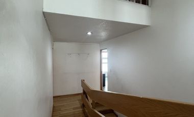 CASA EN LOMAS DE LAS AGUILAS