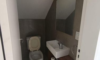 DUPLEX 3 DORM PATIO COCHERA