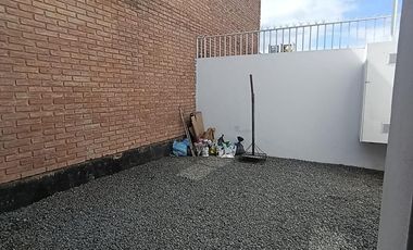 DUPLEX 3 DORM PATIO COCHERA