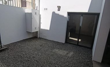 DUPLEX 3 DORM PATIO COCHERA