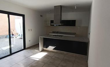 DUPLEX 3 DORM PATIO COCHERA
