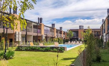 Departamento en  alquiler, planta baja con jardin,  en La Cañada Village, Pilar