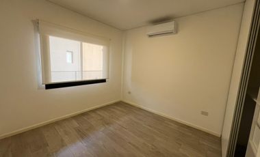 Departamento en  alquiler, planta baja con jardin,  en La Cañada Village, Pilar