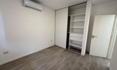 Departamento en  alquiler, planta baja con jardin,  en La Cañada Village, Pilar