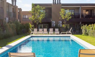 Departamento en  alquiler, planta baja con jardin,  en La Cañada Village, Pilar