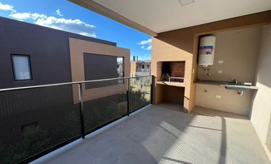 Departamento en  alquiler, planta baja con jardin,  en La Cañada Village, Pilar