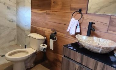 CASA EN VENTA EN TESISTAN