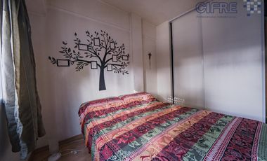Departamento 2 ambientes con balcón al frente. Sin porteria.