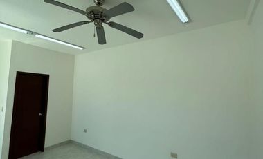LOCAL EN RENTA EN PLAZA PREMIUM, CIUDAD DEL CARMEN, CAMPECHE.
