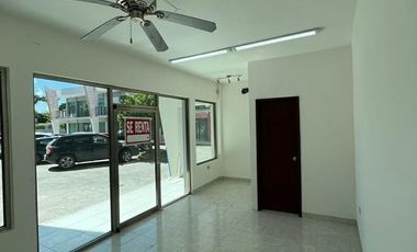LOCAL EN RENTA EN PLAZA PREMIUM, CIUDAD DEL CARMEN, CAMPECHE.