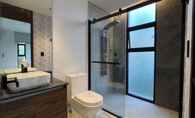 Casa en  venta en esquina area verde, res. Aqua Cancún Coldwell Banker