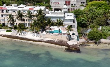 Casa de lujo en Venta Puerto Juárez en Cancún  frente al Mar,  8 recámaras