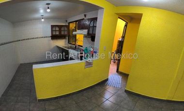 MG25-2937RENTA casa Calle 44 Villas de Gpe Xalost. Edo Mex.