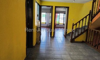 MG25-2937RENTA casa Calle 44 Villas de Gpe Xalost. Edo Mex.