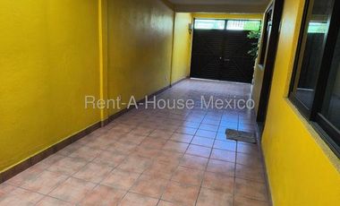 MG25-2937RENTA casa Calle 44 Villas de Gpe Xalost. Edo Mex.