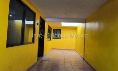 MG25-2937RENTA casa Calle 44 Villas de Gpe Xalost. Edo Mex.