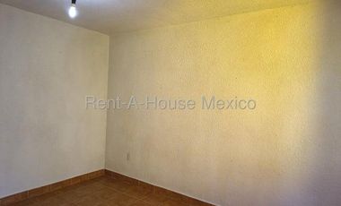 MG25-2937RENTA casa Calle 44 Villas de Gpe Xalost. Edo Mex.