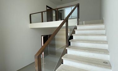 LOMAS DEL MAR, Casa en RENTA con jardín, terraza y área de TV