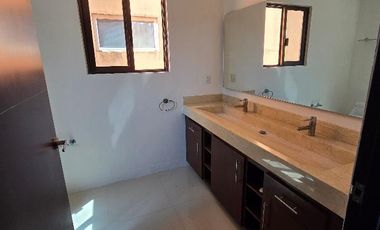Casa frente a laguna Zona Hotelera en Cancún 4 recámaras