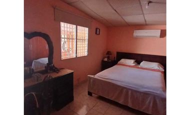NUEVO ARRAIJAN / ALTOS DE SAN GABRIEL / CERCA DEL METRO L3 / 205M2