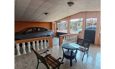 NUEVO ARRAIJAN / ALTOS DE SAN GABRIEL / CERCA DEL METRO L3 / 205M2