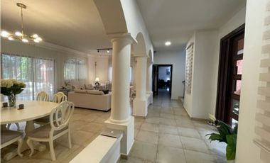 CLAYTON / RES. CLAYTON VILLAGE / 700m2 / 5 HABITACIONES / NATURALEZA