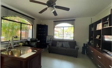 CLAYTON / RES. CLAYTON VILLAGE / 700m2 / 5 HABITACIONES / NATURALEZA