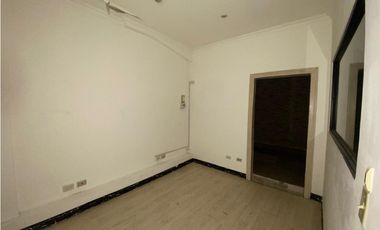 LOCAL COMERCIAL PLANTA ALTA  / GALERIAS MARBELLA PLAZA / 90M