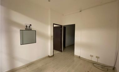 LOCAL COMERCIAL PLANTA ALTA  / GALERIAS MARBELLA PLAZA / 90M