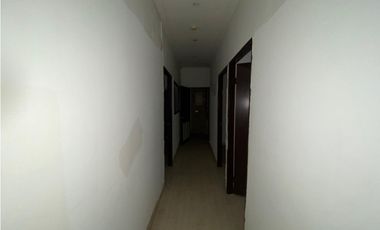 LOCAL COMERCIAL PLANTA ALTA  / GALERIAS MARBELLA PLAZA / 90M