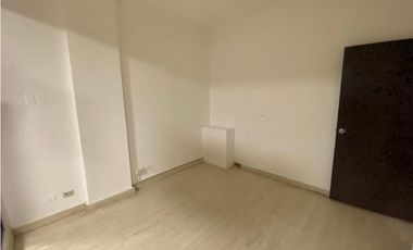 LOCAL COMERCIAL PLANTA ALTA  / GALERIAS MARBELLA PLAZA / 90M