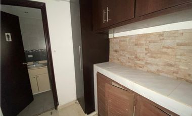 LOCAL COMERCIAL PLANTA ALTA  / GALERIAS MARBELLA PLAZA / 90M