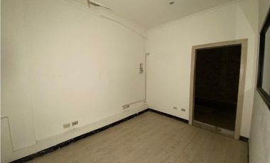 LOCAL COMERCIAL PLANTA ALTA  / GALERIAS MARBELLA PLAZA / 90M