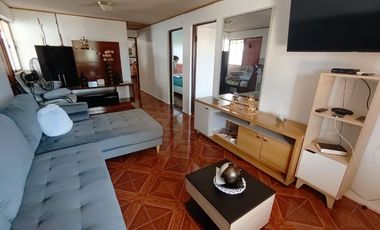 Casa en venta en Retiro - Enorme patio y bien cuidada