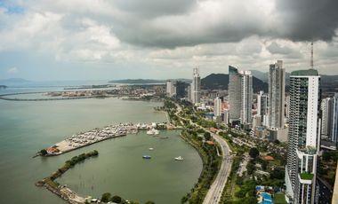 APARTAMENTO CON VISTA AL MAR EN AVENIDA BALBOA PH YOO MODELO J