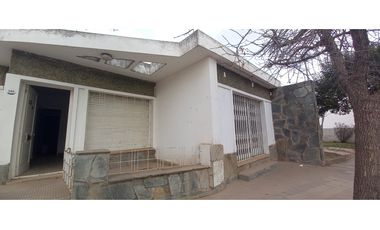CASA EN VENTA EN BARRIO CENTRO, DESPEÑADEROS.