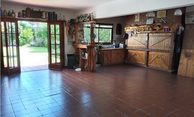 VENTA CHALET EN IMPORTANTE ESQUINA LAPRIDA Y 14 DE JULIO