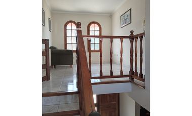 VENTA CHALET EN IMPORTANTE ESQUINA LAPRIDA Y 14 DE JULIO