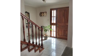 VENTA CHALET EN IMPORTANTE ESQUINA LAPRIDA Y 14 DE JULIO