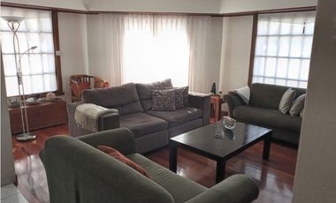 VENTA CHALET EN IMPORTANTE ESQUINA LAPRIDA Y 14 DE JULIO