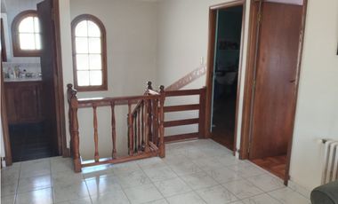 VENTA CHALET EN IMPORTANTE ESQUINA LAPRIDA Y 14 DE JULIO