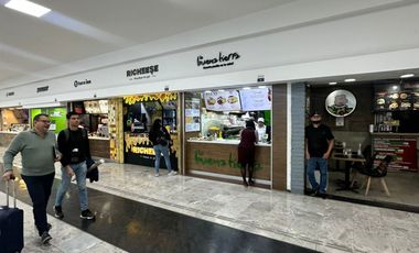 Se renta local comercial en el aeropuerto terminal 1