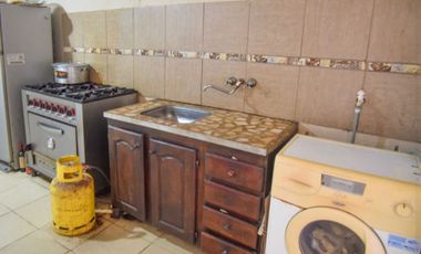 VENTA casa de 4 dormitorios + dpto en el norte