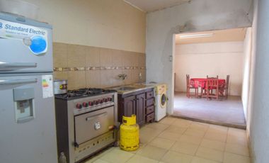 VENTA casa de 4 dormitorios + dpto en el norte